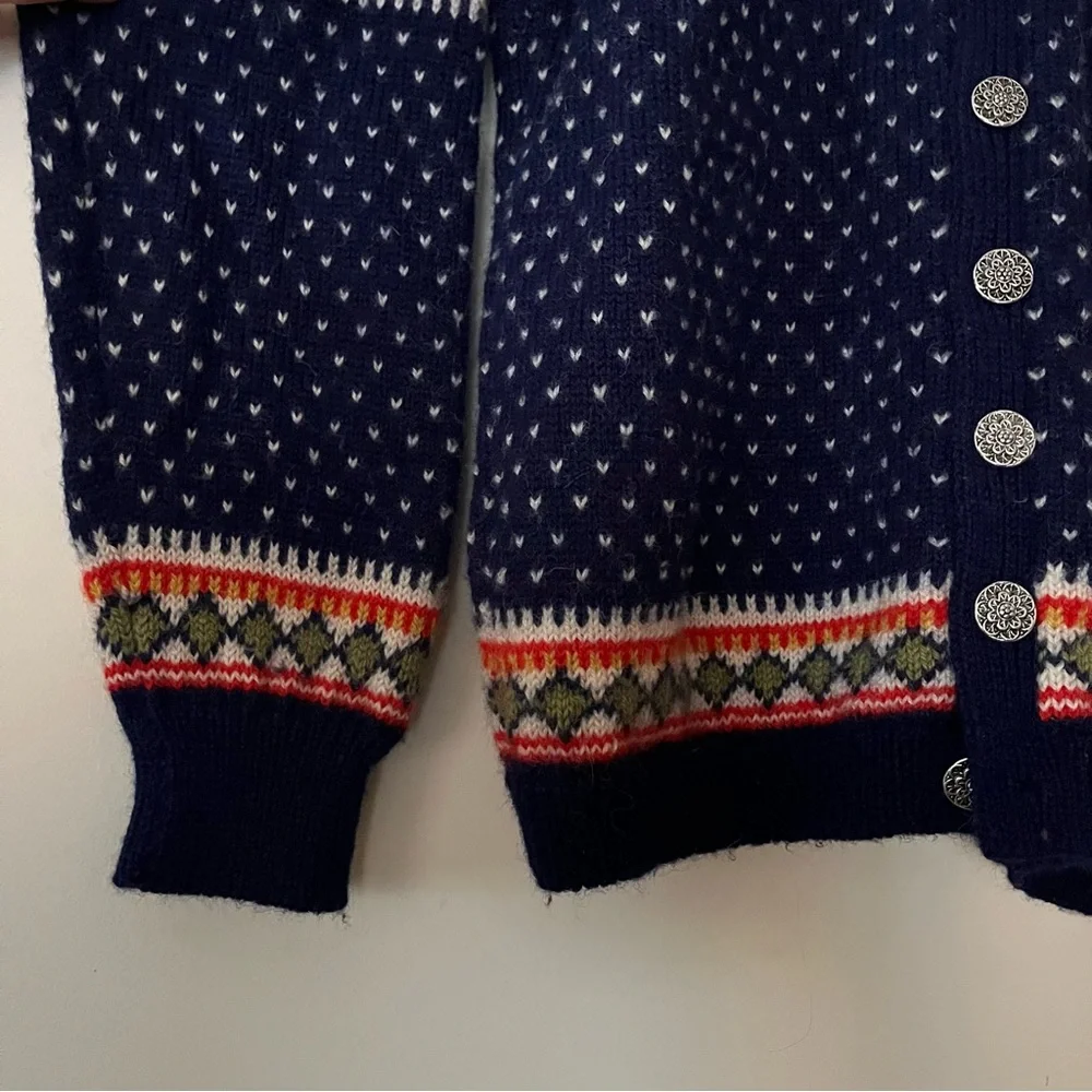 Vtg Fair Isle Wool Cardigan with Pewter Buttons - Picture 4 of 6
